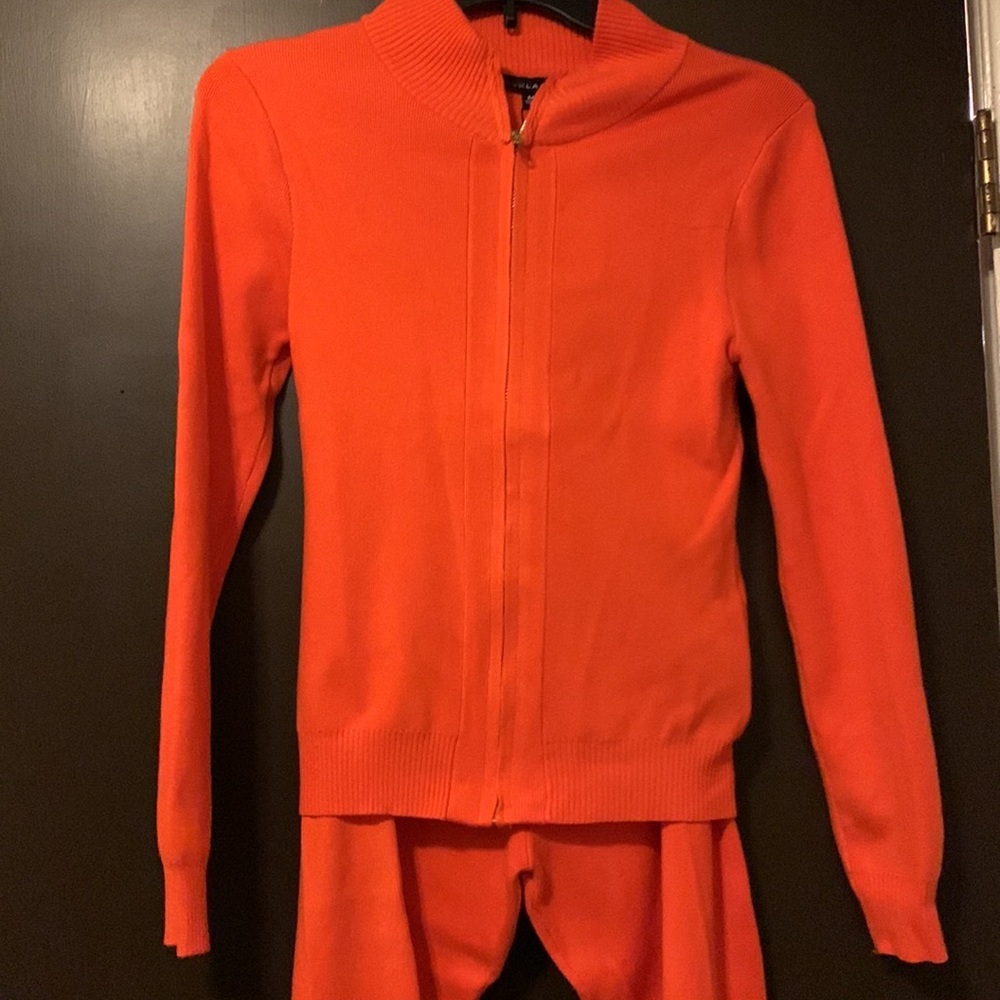 New JLUXLABEL jogger set with pants pockets and zipper jacket